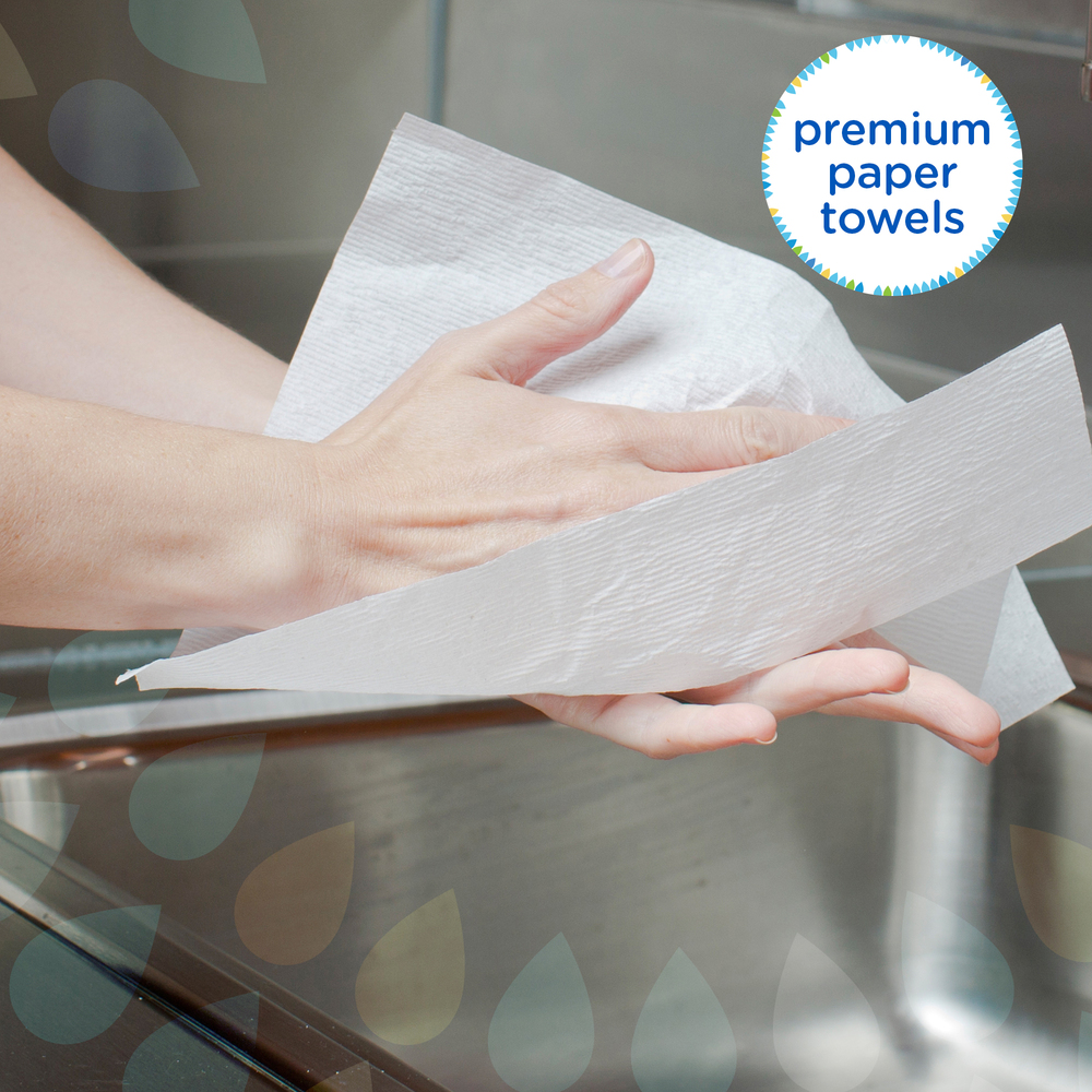 Kleenex® C-Fold Paper Towels (01500), Absorbent, White, 16 Packs / Case, 150 C-Fold Towels / Pack, 2,400 Towels / Case - 01500
